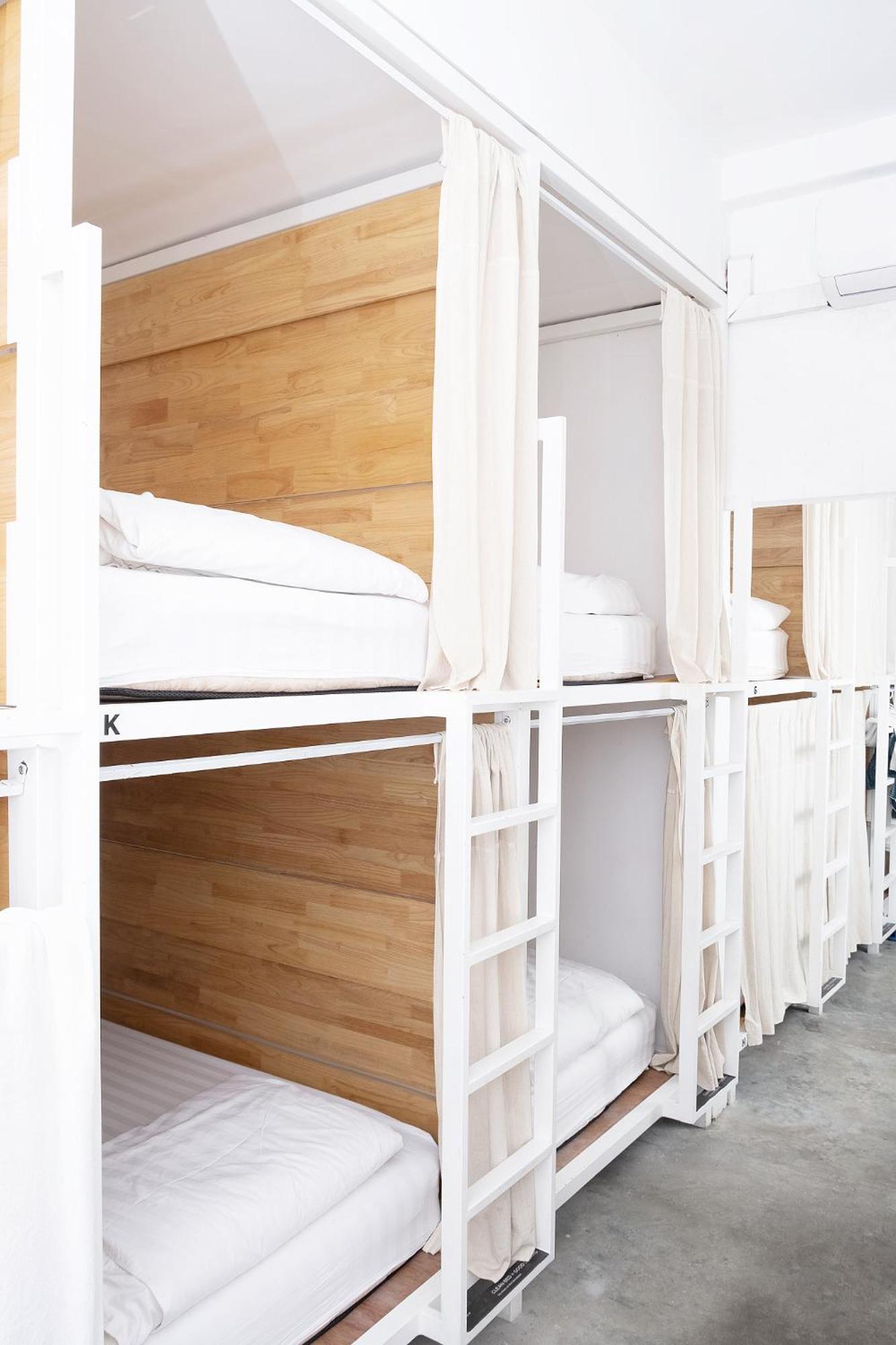 Hood Hostel Янгон Экстерьер фото