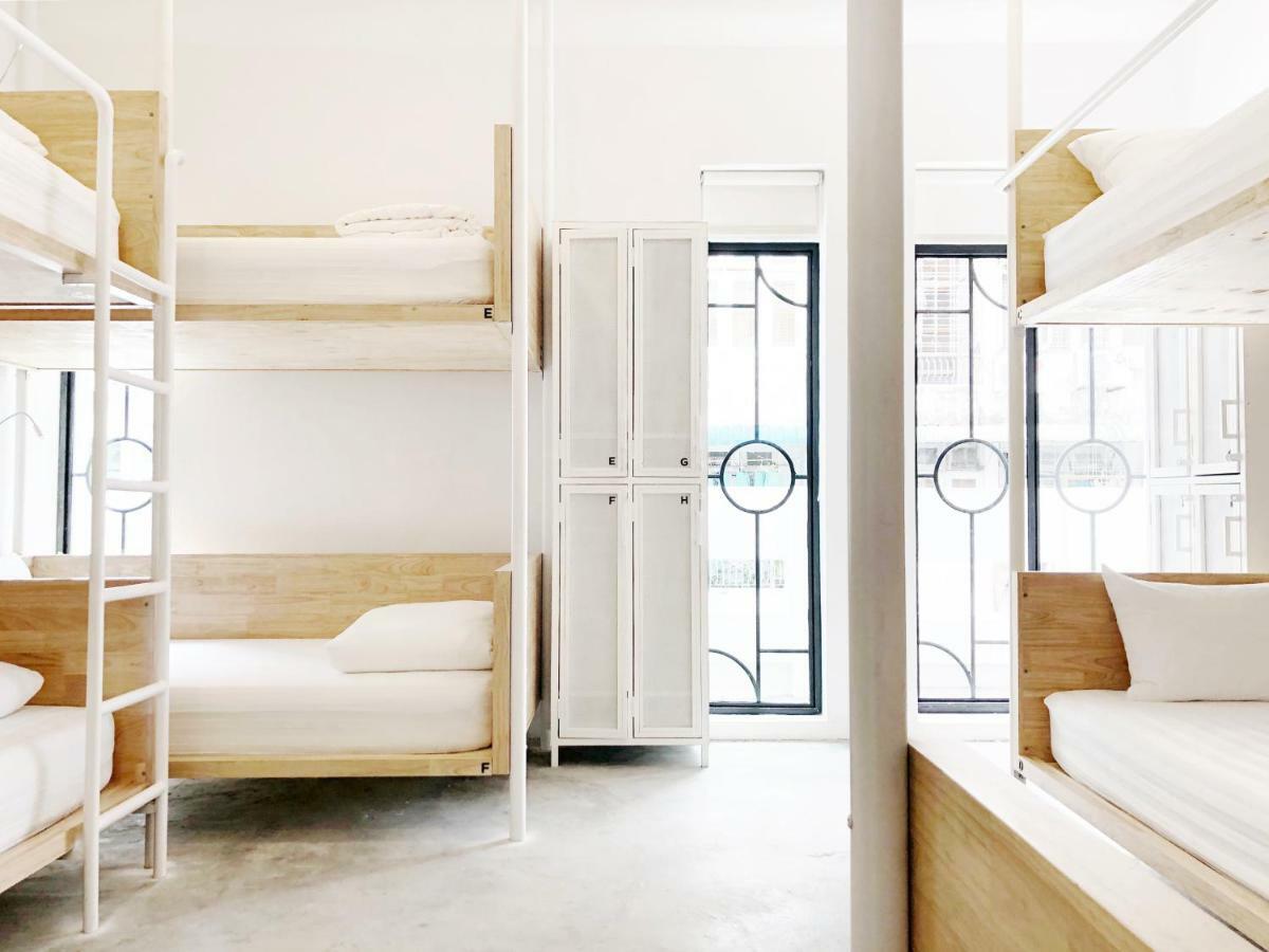 Hood Hostel Янгон Экстерьер фото